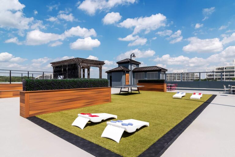 Entertain your friends and family at the rooftop party deck at our modern apartments in Dunwoody.